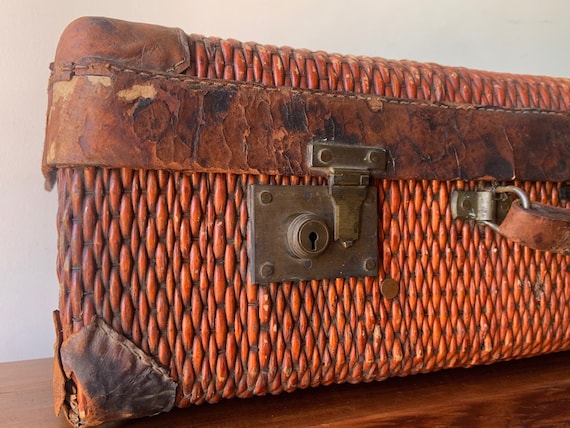 1920's Japanese Wicker and Leather Suitcase - image 3