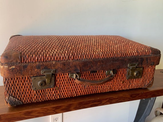 1920's Japanese Wicker and Leather Suitcase - image 2