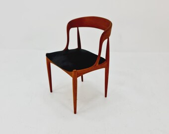 4 of 8 Johannes Andersen Dining Chairs | Danish Teak Mid-century