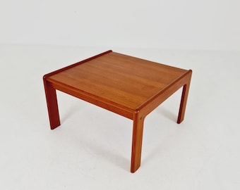 Danish Coffee Table by Arne Wahl Iversen for Komfort Møbelfabrik, 1960s