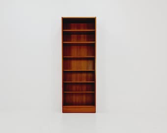Danish freestanding vintage bookshelf system/ book case teak by Hundevad, 1960s
