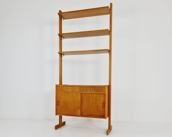 Danish freestanding Midcentury vintage bookshelf system / bookcase oak by Bengt Ruda, 1960s