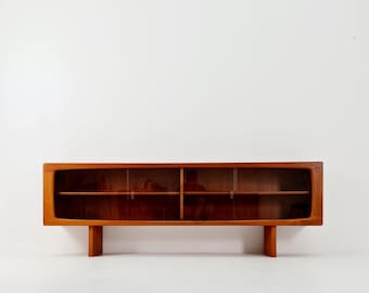 デンマーク ACO Møbler 1960s Axel Christensen Midcentury Danish 4-door sideboard in teak by Axel