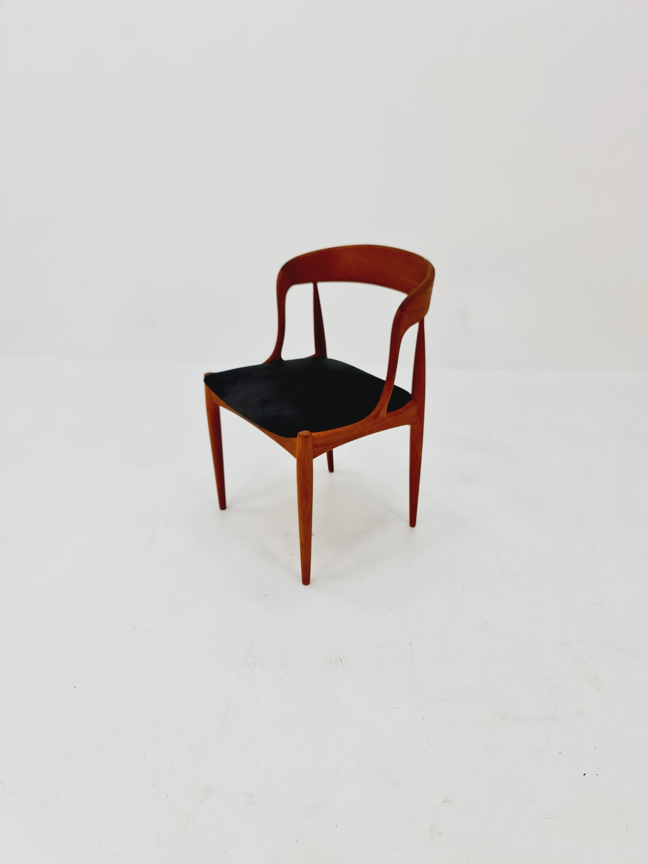 4 chaises de Johannes Andersen pour Uldum Møbelfabrik, en pin, design