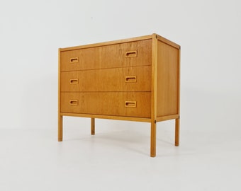 Mid-century moderne eikenhouten ladekast van Bertril Fridhagen voor Bodafors, jaren 60