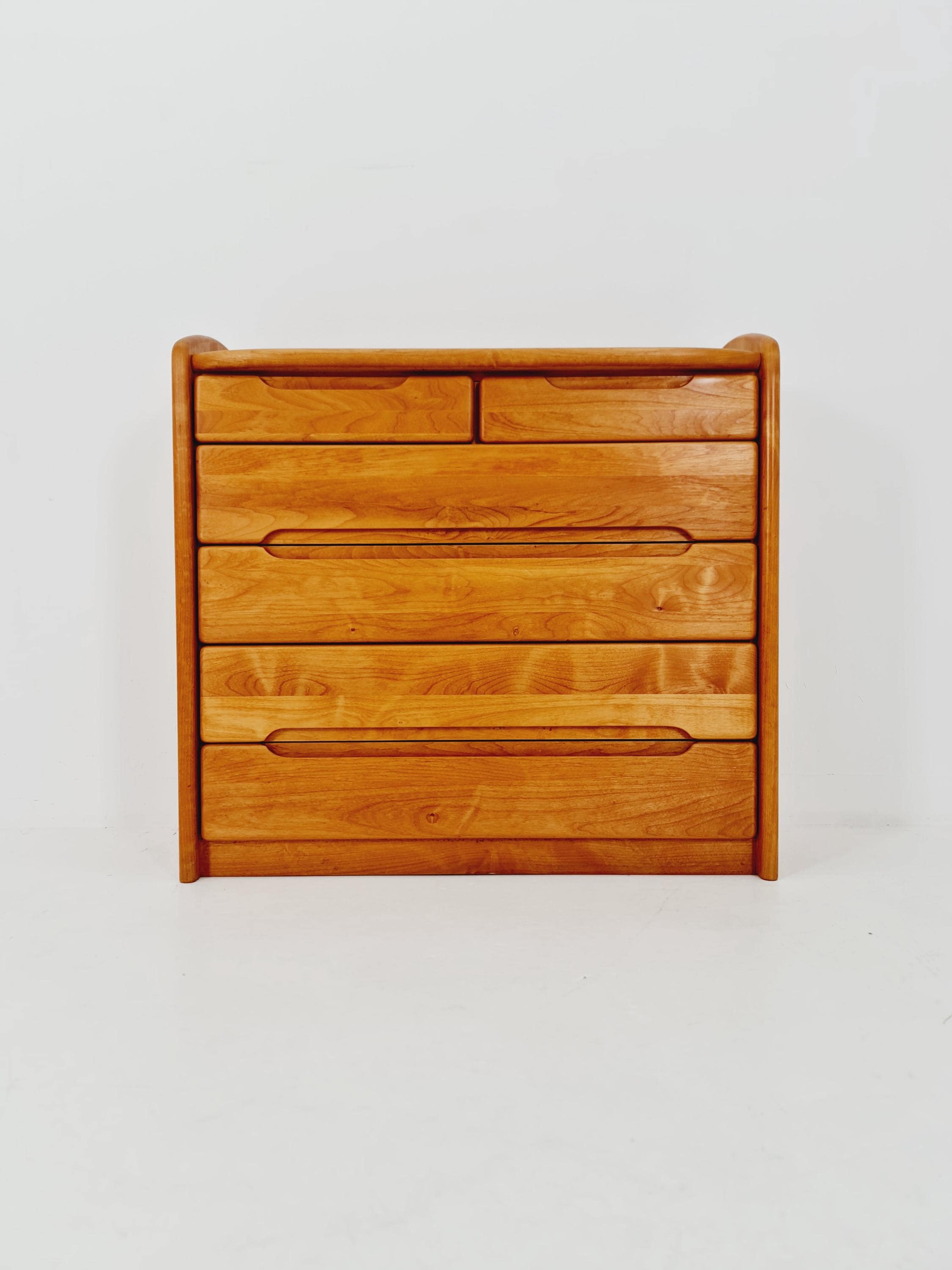 Commode Design Danois Du Milieu Siècle En Bois D'orme, Années 1970