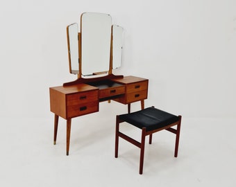 Mid Century Modern Danish teak vanity table with stool make up table by Fröseke for AB nybrofabriken, 1960s