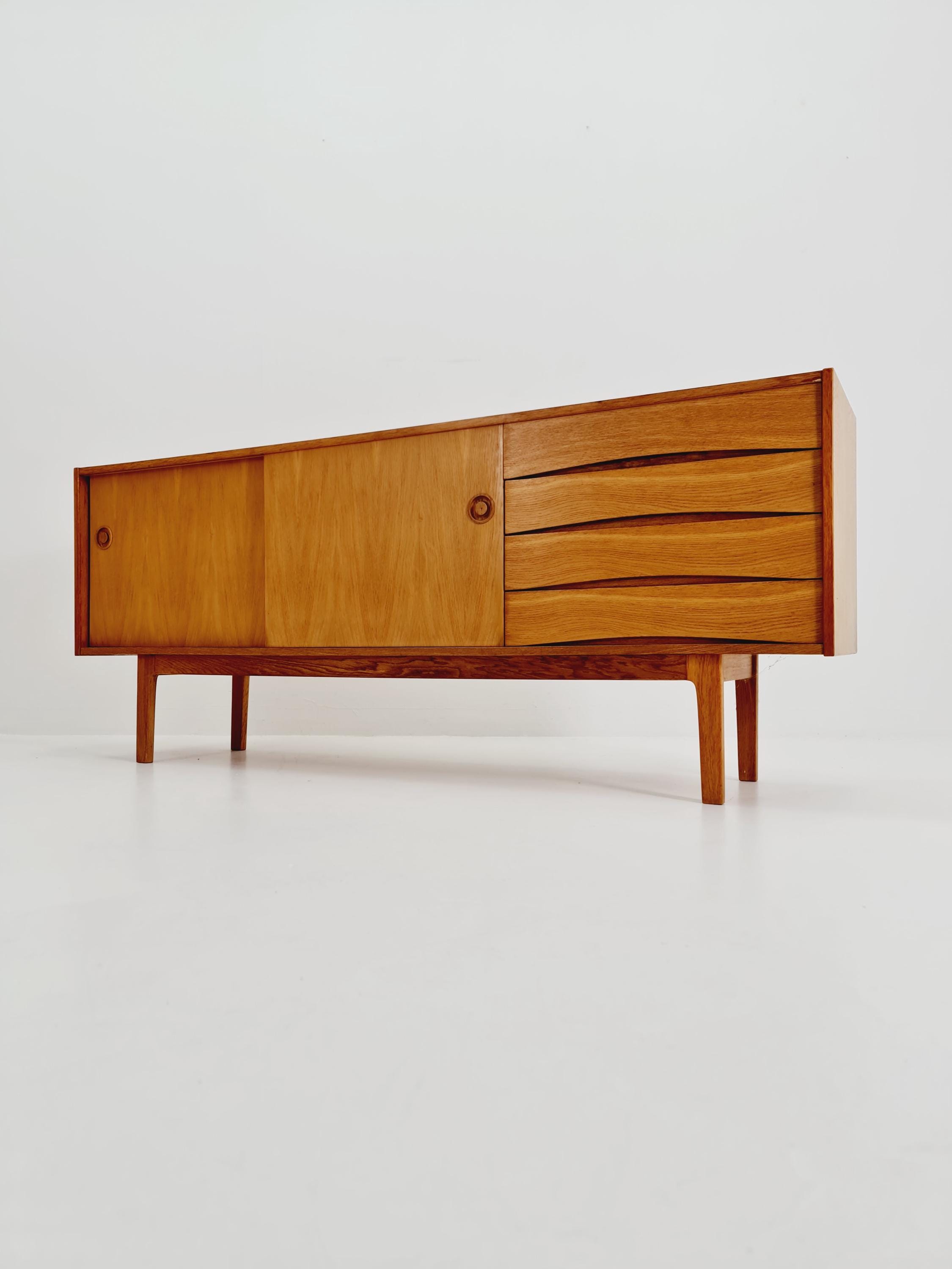 北欧ヴィンテージ　Erik Wortz キャビネット　TVボード　ウェグナー Mid Century Swedish Oak Sideboard by Erik Wörtz, 1960s - Etsy
