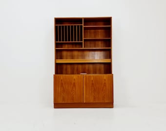 Danish freestanding vintage bookshelf system/ book case teak by Omman Jun, 1960s