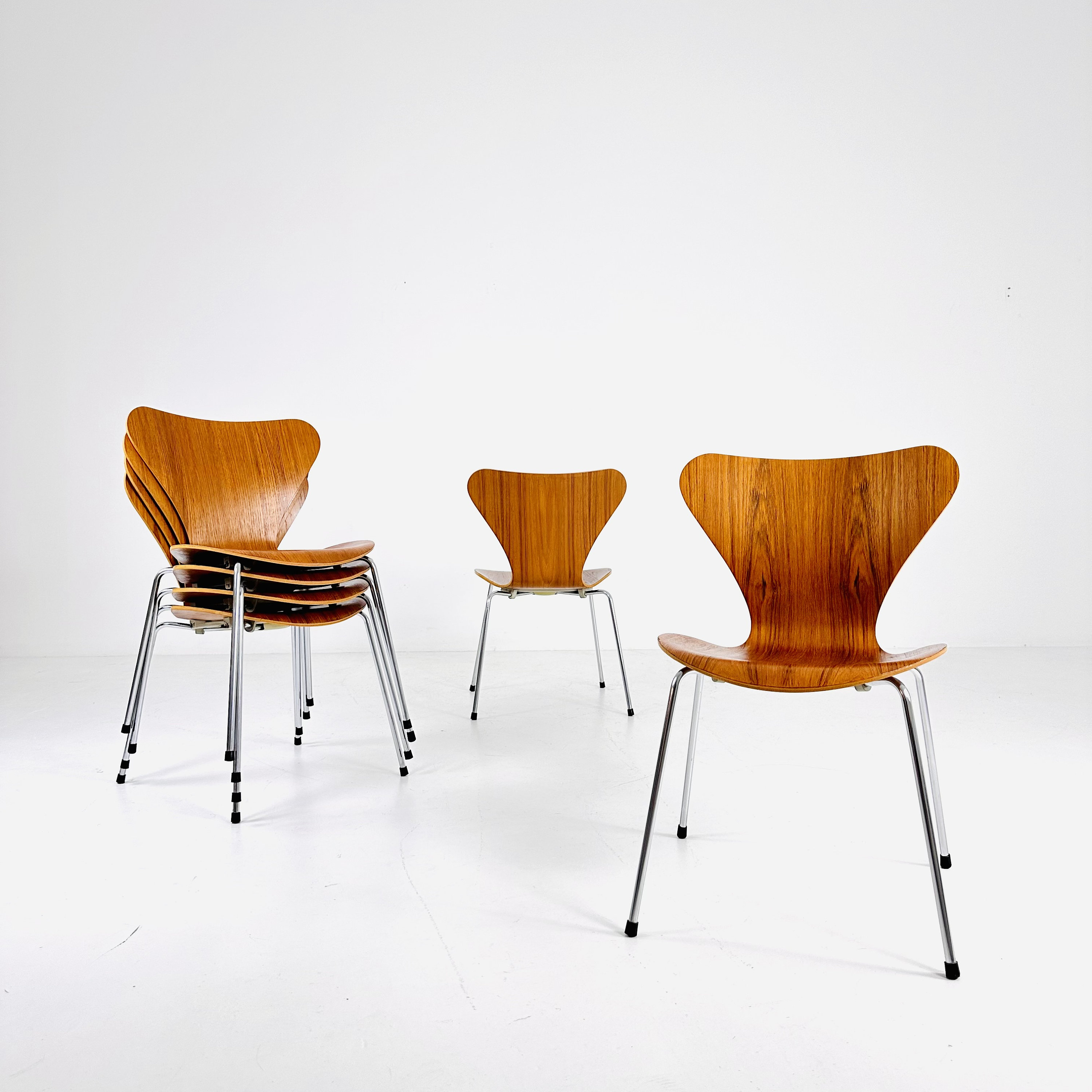 椅子 Arne Jacobsen 3170 Teak FRITZ HANSEN 椅子 Arne Jacobsen 3170 Teak FRITZ HANSEN Vintage Arne