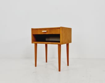 Mid century Scandinavian oak side table / bedside table, 1960s