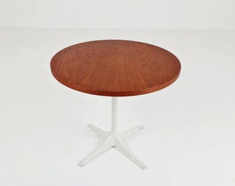 Midcentury side table BY George Nelson for Herman Miller model 5452 1970s