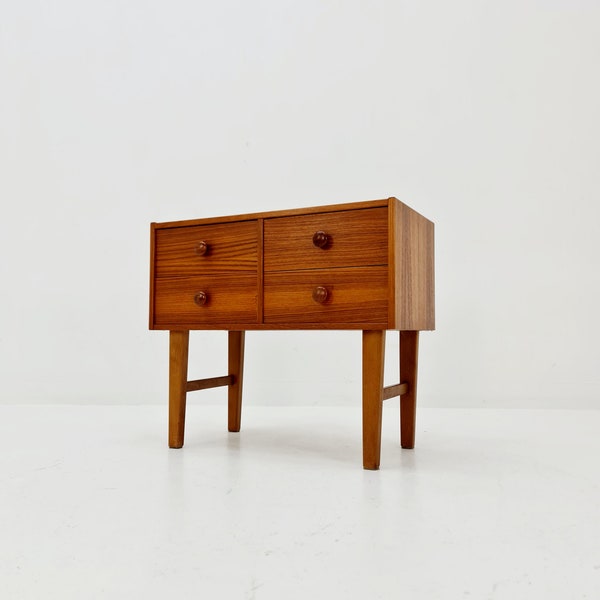 Small Midcentury danish teak chest of drawers, 4 drawers, 1960s