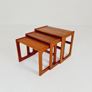 Danska sätesbord i massiv teak av Dyrlund, 1960-talet