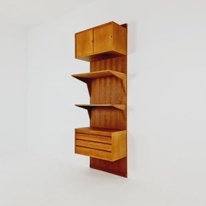 Midcentury Danish Oak Wall-Mounted Shelving Unit, by Poul Cadovius, 1960s