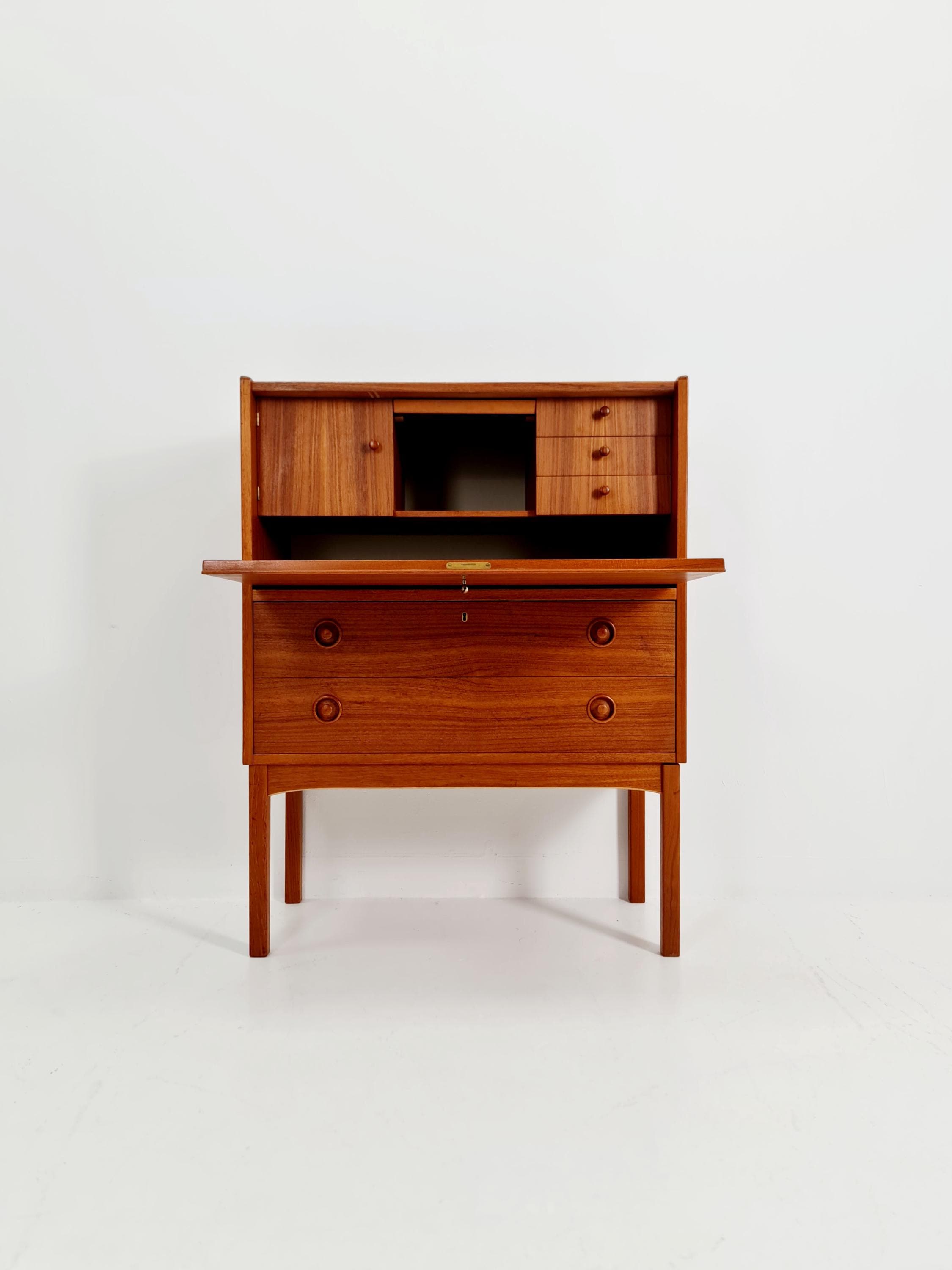 ミッドセンチュリーデンマーク製ヴィンテージチーク材秘書台、化粧台