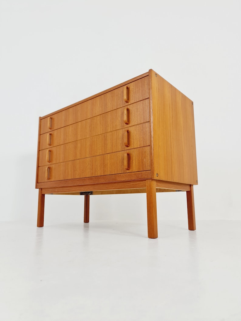 Midcentury Swedish chest of drawers / 4 drawers cabinet by Bertil Fridhagen for Bodafors, 1960s image 8