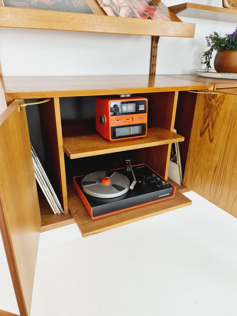 Mid century Danish Teak Wall Unit with records cabinet and magazine rack by Poul Cadovius for Cado, Denmark, 1960s image 3