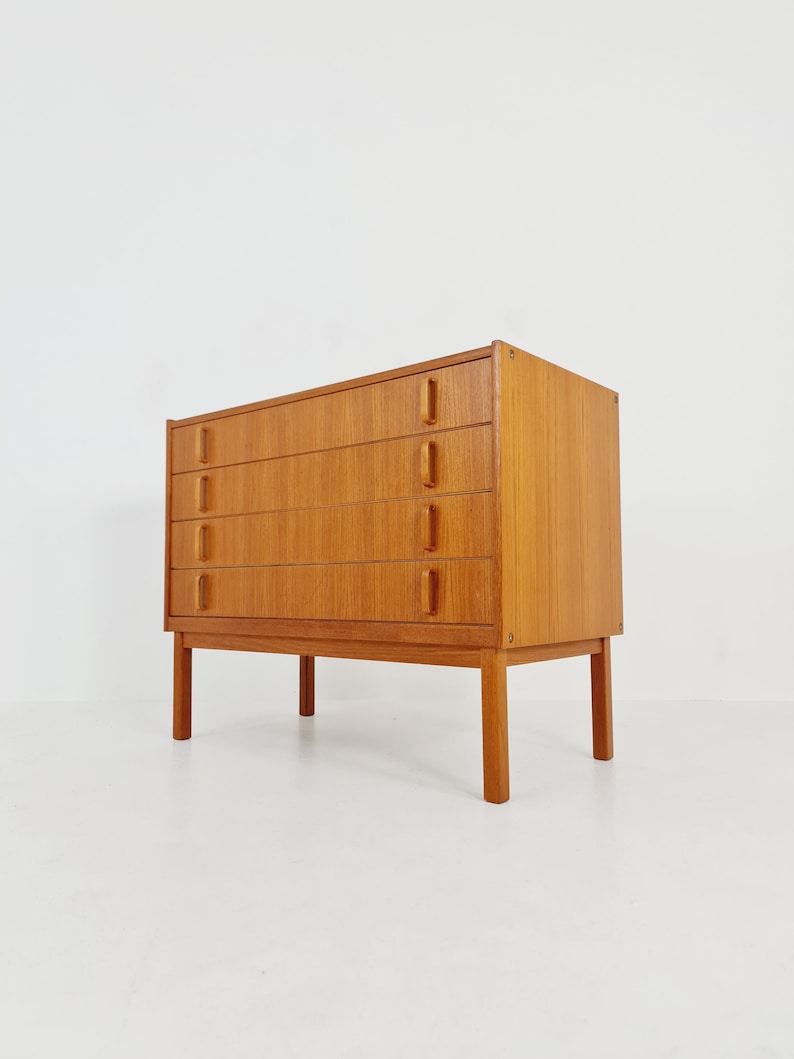 Midcentury Swedish chest of drawers / 4 drawers cabinet by Bertil Fridhagen for Bodafors, 1960s image 1