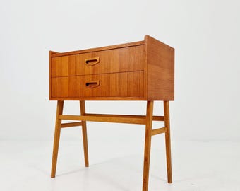 Midcentury Danish teak side table/bedside table, 1960s