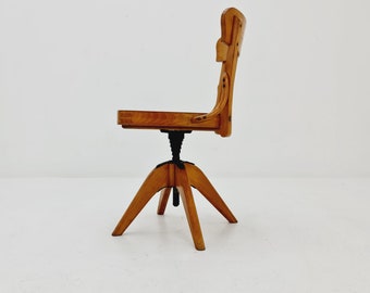 Bauhaus swivel office chair in solid wood By Puffdreh Kontorchair   1930s