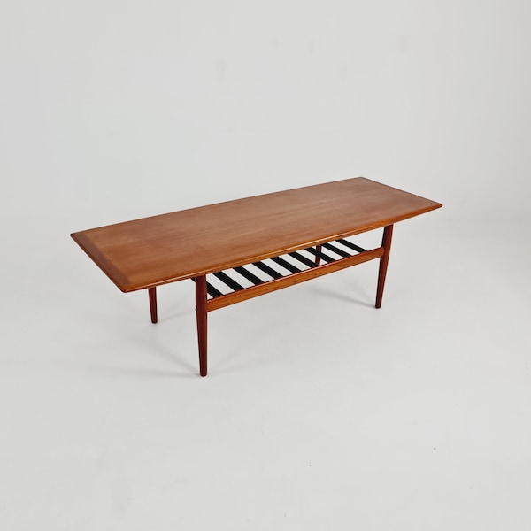 Table basse danoise en teck par Grete Jalk pour Glostrup Møbelfabrik, 1960