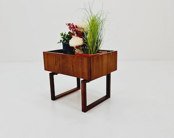 Mid century Danish Rio rosewood planter table By kai Kristiansen For Salin Möbler 1960s