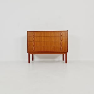 Midcentury Swedish chest of drawers / 4 drawers cabinet by Bertil Fridhagen for Bodafors, 1960s image 2