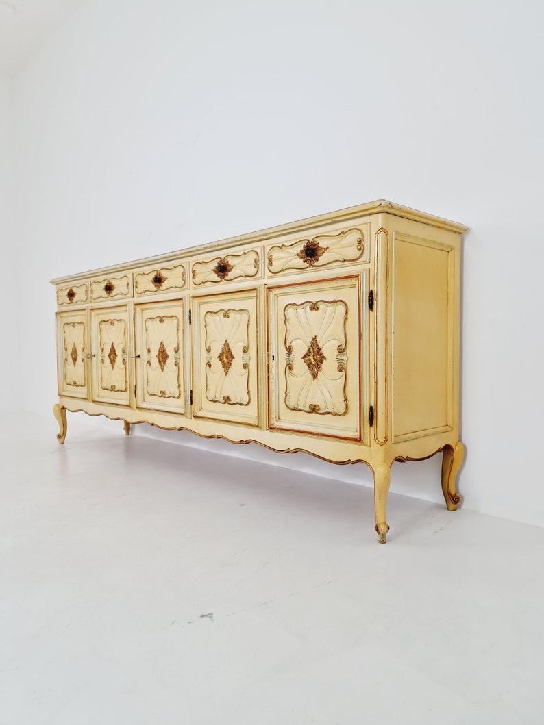 Super rare antique French Giant Venetian white lacquered sideboard Louis XIV image 2