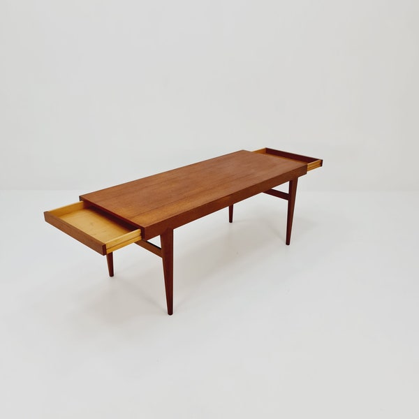 Table basse danoise vintage en teck avec 2 tiroirs par Silkeborg Danemark, 1960