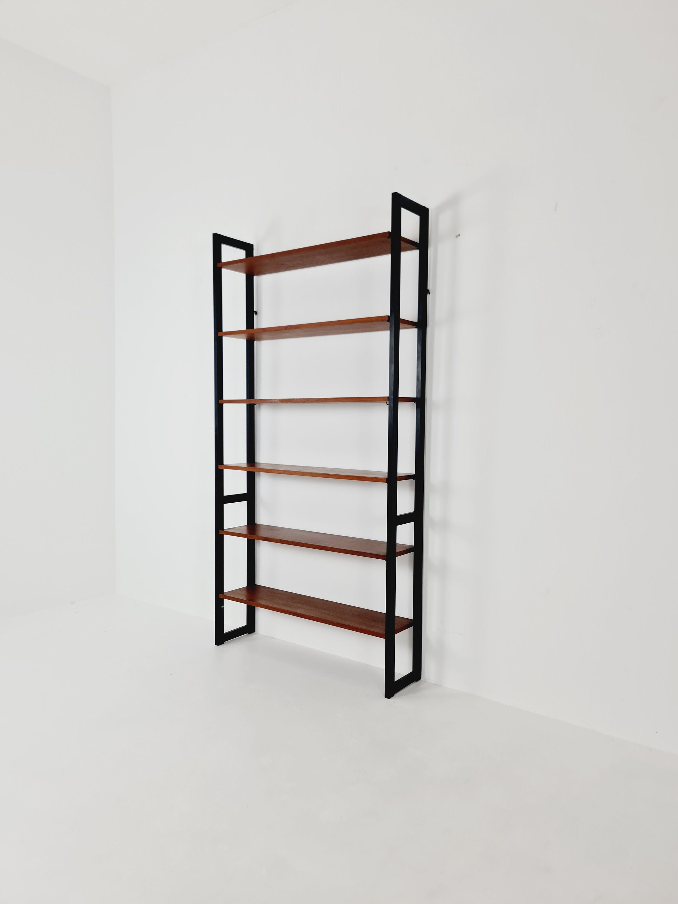 木製ラック・ウッドラック 612.Antique Iron Shelf Indonesia 612.Antique Iron Shelf Indonesia