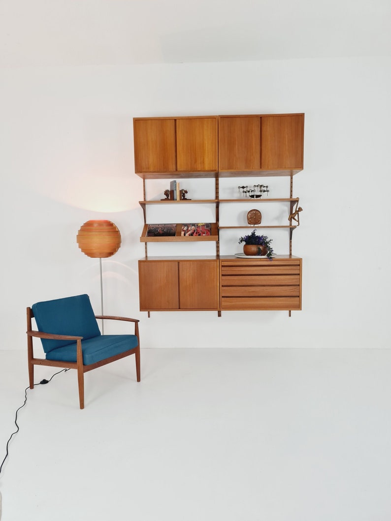 Mid century Danish Teak Wall Unit with records cabinet and magazine rack by Poul Cadovius for Cado, Denmark, 1960s image 1