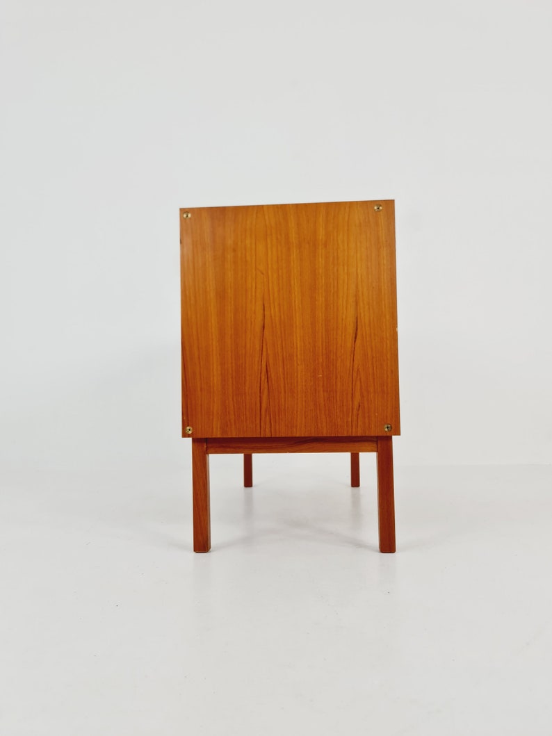 Midcentury Swedish chest of drawers / 4 drawers cabinet by Bertil Fridhagen for Bodafors, 1960s image 10