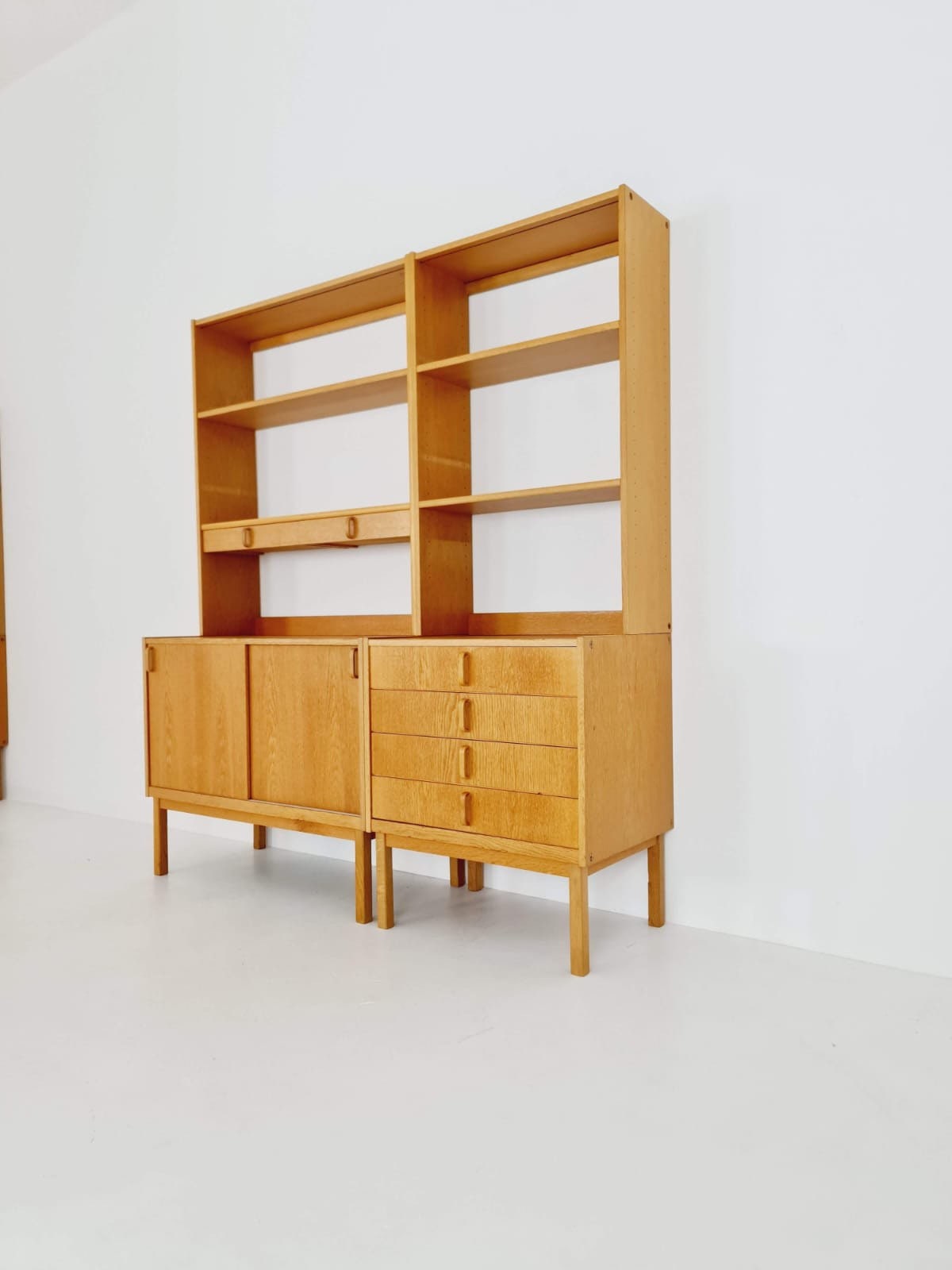 ミッドセンチュリーのスウェーデン産オーク材本棚ユニット、バーティル