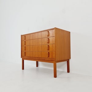 Midcentury Swedish chest of drawers / 4 drawers cabinet by Bertil Fridhagen for Bodafors, 1960s image 3