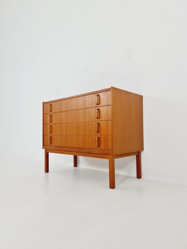 Midcentury Swedish chest of drawers / 4 drawers cabinet by Bertil Fridhagen for Bodafors, 1960s image 3