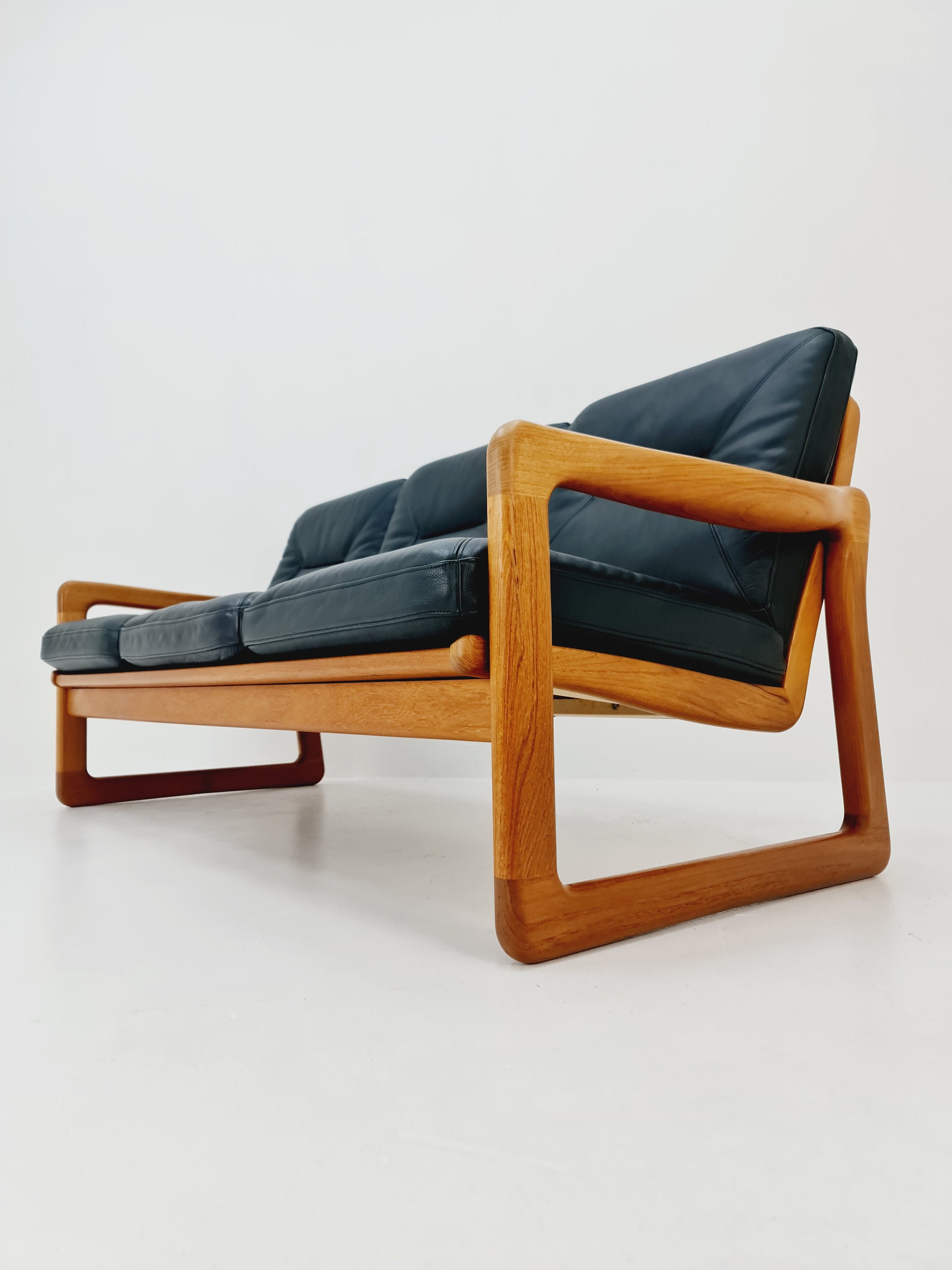 Mid Century Easy Lounge Couch by Holstebro Möbelfabrik Solid Teak