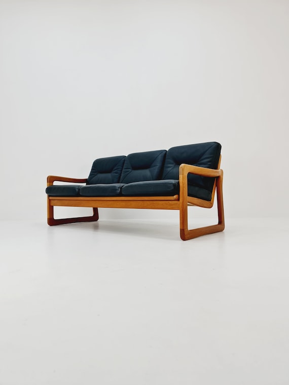 Mid Century Easy Lounge Couch by Holstebro Möbelfabrik Solid Teak