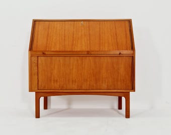 Escritorio de mediados de siglo en teca de Bernhard Pedersen & Son, Dinamarca, década de 1960