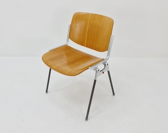 1 of 5 1960s Italian Castelli Chairs by Giancarlo Piretti