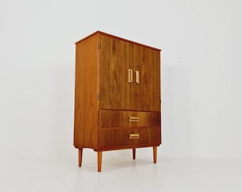 Midcentury Danish teak chest of drawers / drawer dresser / cabinet, 1960s