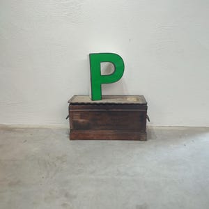 Letra iluminada vintage P