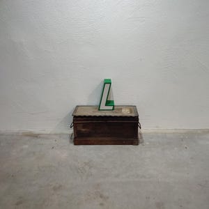 Letra iluminada vintage L