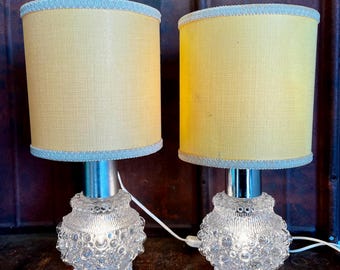 set of 2 vintage table lamps
