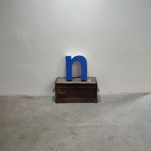 Letra n iluminada vintage