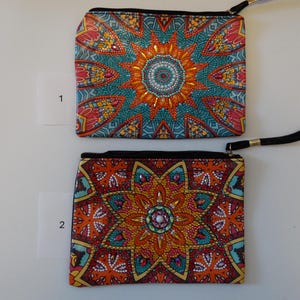 Cartera de mano con diseño de diamantes, monedero pequeño, neceser de maquillaje, con cubierta de diamantes de imitación. Cartera de mano con estampado de mandala. Proyecto terminado. Esmaltado con diamantes.