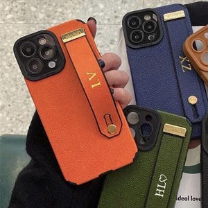 Hoesje met gepersonaliseerde initialen met riem/houder voor iPhone 16/15/14/13/12/11/Pro Max/Plus/X/XR/XS - custom luxe met schokbestendige cameracover
