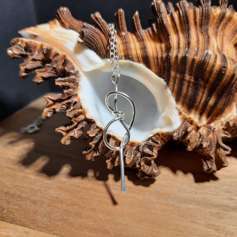 Silver Lasso Pendant