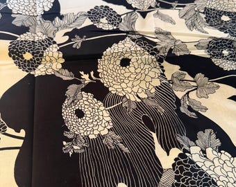 Tela de algodón con estampado floral grande "Yoko" de Alexander Henry, 17" (2006), 17" (17").
