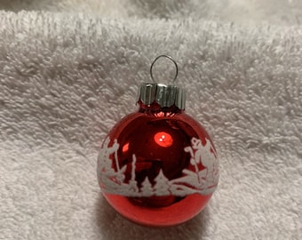 Brillante Brite By RADKO Glass Stencil Feather Tree Adorno de Navidad 1.5"